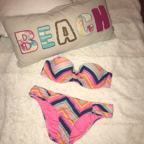 Victoria’s Secret bikini!! - Picture 2 of 6